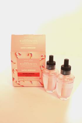 Bath & Body Works 667659418398 And White Barn Santas Workshop Wallflowers Fragrance 2 Refills