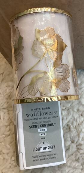 Bath & Body Works 667659421299 And Floral Light Up Scent Control Wallflower Plug New