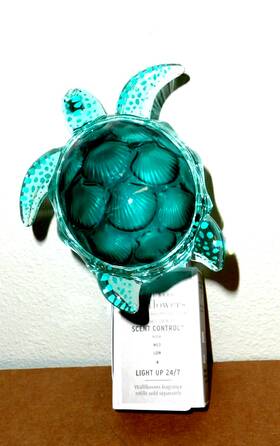 Bath & Body Works 667659424610 And Sea Turtle Scent Control Light Up Wallflowers Plug New Dec 202