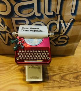 Bath & Body Works 667659425501 New Dear Santa I Can Explain Typewriter Wallflower Plug-in And