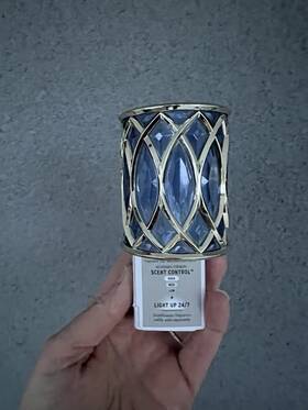 Bath & Body Works 667659432714 And Work Wallflower Blue Geometric Scent Control
