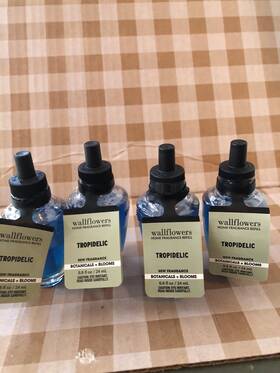 Bath & Body Works 9667559273677 And X4 Tropidelic Wallflower Fragrance Refill Bulbs