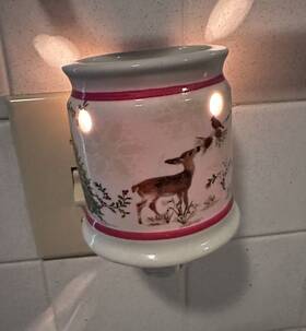 Better Homes And Gardens 877991013537 Winter Forest Animals Plug In Scented Wax Warmer Deer Cardinal Ceramic Bhg