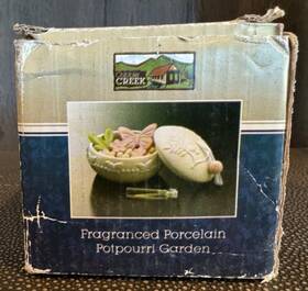 Cobble Creek 053847051551 New In Box Fragranced Potpourri Garden Porcelain Bowl
