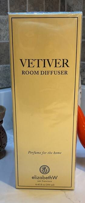 78420 Elizabeth W Vetiver Room Reed Diffuser - Perfume For The Home Size 8.45 Oz Brand New