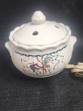 E137382 Four Star Vintage Potpourri Crock Ceramic Carousel Horse Electric Simmering Cooker