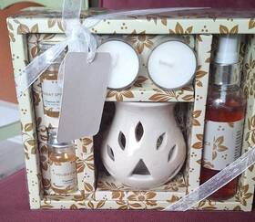 Fragrance Foundry 10017515 Holiday Spice Scent Set With Oil Burner Candle And Freshener