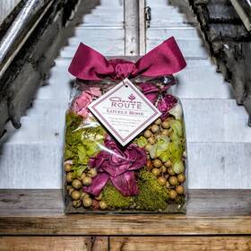 Garden Route 850009084255 Botanical Lovely Rose Potpourri Scented New In Bag