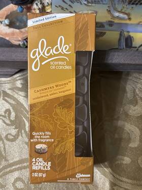 Glade 046500715792 Scented Oil Candles. 4 Refills. Cashmere Woods Limited Edition. New In Box