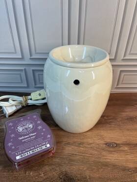 4000028 Harmony Brands Intertek Elegant White 6 Inch Wax/oil Warmer With Scentsy Wax Pack