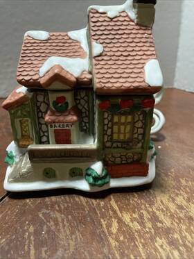 3230f Holiday Village Collection Electric Simmering Potpourri Collectible