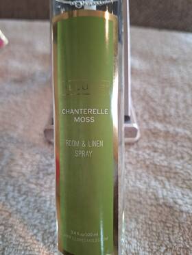 Illume 644911718076 Chanterelle Moss Room And Linen Spray 3.4 Oz