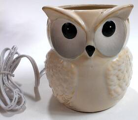 Sc-488 Intertek Ceramic Snow Owl Electric Wax Warmer Off-white Glazed No Bowl