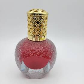 La-tee-da 767151527021 Sand Crystal Blown Glass Red Beautiful Lattice Crown Gold Fragrance Lamp