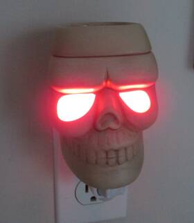 Langley Empire Candle 644124570164 Tuscany Skull Wax Warmer Outlet Halloween Red Eyes With Original Box Langley Empire Candle 644124570164 Tuscany Skull Wax Warmer Outlet Halloween Red Eyes With Original Box