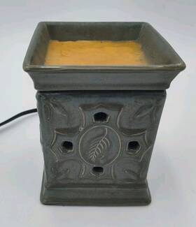 103007016 Melaleuca Wax Melt Warmer Sage Green Ceramic Electric Light See Pics