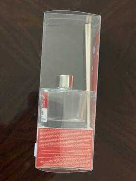 01174214101 Miniso Hello Kitty Reed Diffuser Strawberry Scent Glass 1.01 Fl Oz