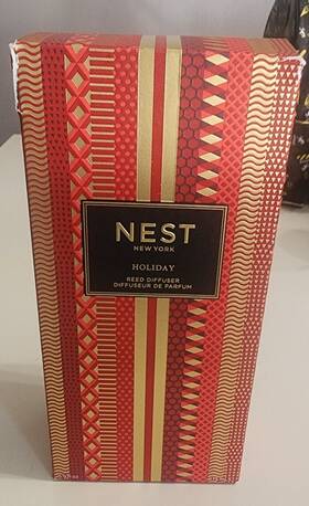 Nest 840732116941 New York Holiday Reed Diffuser 5.9 Fl Oz With Box. Read