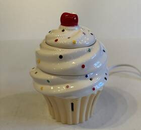 P90777 Partylite 3 Piece Birthday Cupcake Frosted Treat Scentglow Wax Warmer Retired