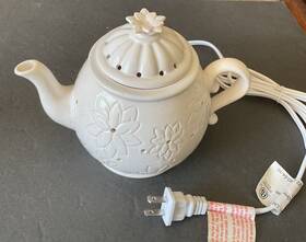 P90940 Partylite Scentglow Wax Warmer Blossom Teapot Candle Aroma Cafe