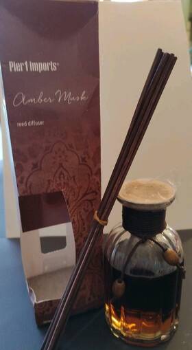 32132 Pier 1 One Imports Amber Musk Reed Diffuser Oil Discontinued