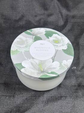 21110510030 Pier 1 Imports New Magnolia Blooms 3 Wick Candle Discontinued 14oz. Glass White
