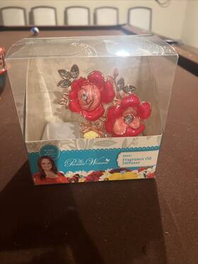 Pioneer Woman 843283134419 Bouquet Fragrance Oil Diffuser With Soft Led Light