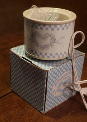 Rival 073056001444 Vtg Potpourri Crock Blue Floral Ribbon Heart Wreath 1988 With Box
