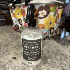 1019 Room 605923830286 Destress Lavender And Sandalwood Linen Mist 16 Oz New 1-pack