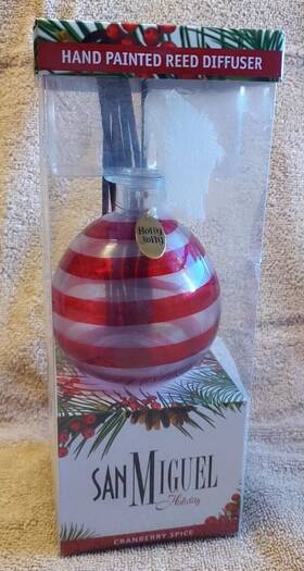 San Miguel 769072200717 Holiday Hand Painted Glass Reed Diffuser Cranberry Spice