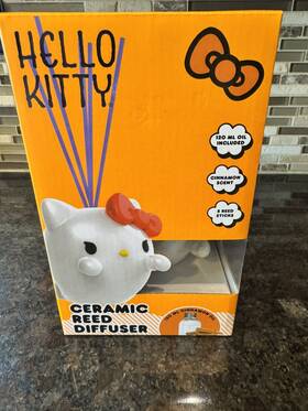 Sanrio 680079023836 Halloween Hello Kitty Ceramic Reed Diffuser Cinnamon Scent Ghost