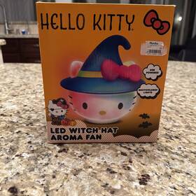 Sanrio 714053023263 Halloween Witch Hat Hello Kitty Led Aroma Fan
