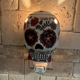 Scentsational 877991042957 Day Of The Dead Dia De Los Muertos Skull Plug-in Night Light Wax Warmer New