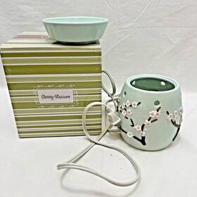 1100-19266 Scentsy Cherry Blossom Full Size Wax Warmer With Box Bulb Aqua Blue Asian Japanese