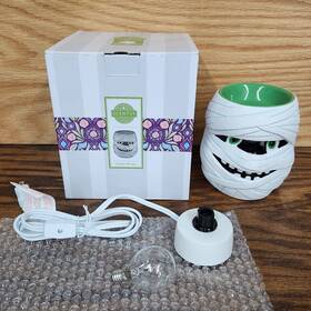 1100-62812 Scentsy Mummy Under Wraps Halloween Wax Warmer Full Size New In Box Authentic