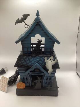 1105-69879 Scentsy Haunting Good Time Haunted House Halloween Wax Warmer - Free Shipping