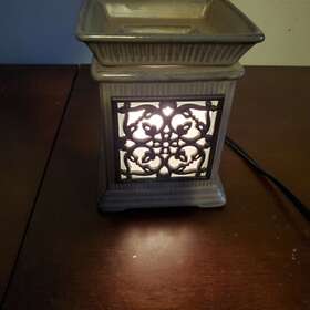 13178 Scentsy Jane Warmer Full Size