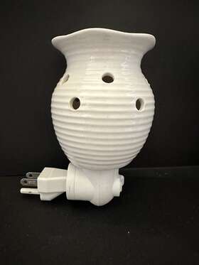 19118 Scentsy Warmer Cream Plug-in Discontinued Groovy White