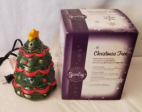 23934 Scentsy Holiday Collection Christmas Tree Wax Warmer