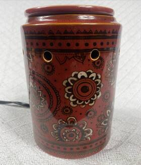 29918 Scentsy Free Spirit Wax Warmer Full Size Ceramic Red Bohemian Bandana Retired