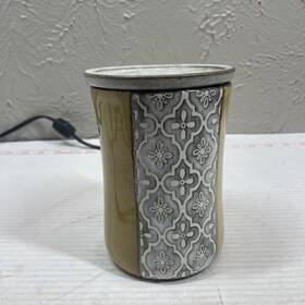 29921 Scentsy Wax Melt Warmer Full Size Grey Pattern And Gold Sides