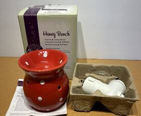 389-0424 Scentsy Honey Bunch Plug In Wax Warmer Red And White Polka Dots Ceramic Portable