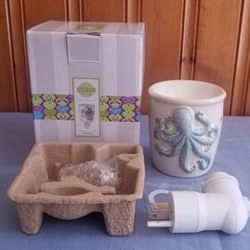 46135 Scentsy Blue Sculpted Octopus Mini Plug In Wax Warmer Box