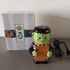 Scentsy 5.7.6.25.2 Countdown To Halloween Wax Warmer Frankenstein Calendar Decor