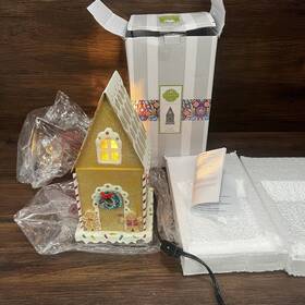 63598 Scentsy Gingerbread Candy Christmas Holiday House Glitter Warmer