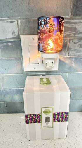 66350 Scentsy Blue Midnight Floral Mini Warmer Nightlight Bulb Wall Plug Iridescent