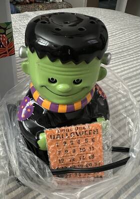 77191 Scentsy Countdown To Halloween Frankenstein Warmer