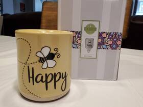 Scentsy 784189054497 New Mini Warmer Wall Plug In - Bee Happy Box Yellow Summer Nib