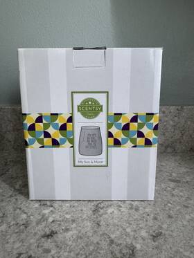 80511 Scentsy My Sun And Moon Warmer Brand New