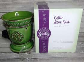 Scentsy Dsw-celt Celtic Love Knot Green Full Size Wax Warmer W 25-watt Bulb Nib